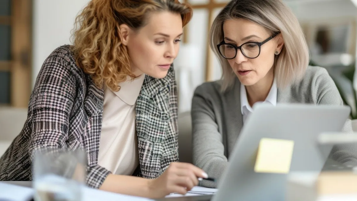 women-8577389_1280-(1).jpg.